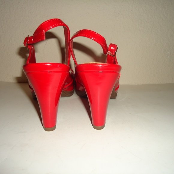 Bella-Vita Women's Varnishing Red Sandals Heel Size-8.5 - Picture 8 of 12